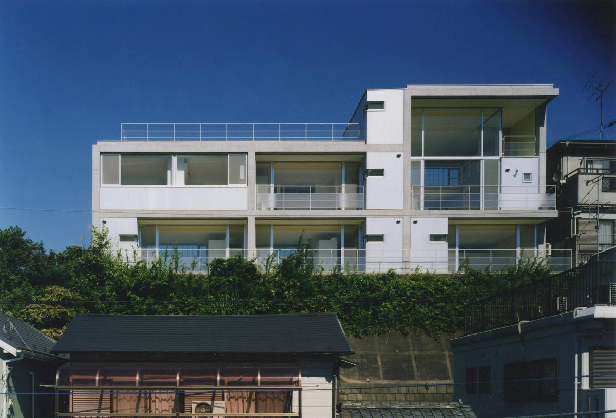 Image of "津田山の集合住宅　〜丘上のヴォイド〜", the work by architect : Manabu Naya (image number 1)