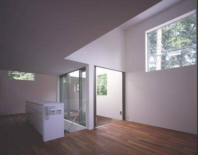 作品「千歳烏山の住宅 〜小さな自然を切り取る〜」の画像 その3 (建築家 : 納谷 学)