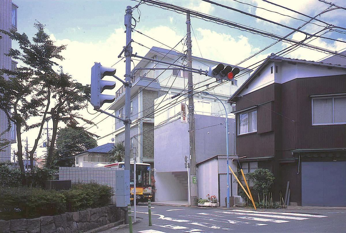 Image of "西荻窪の住宅　〜バス停の前と光井戸〜", the work by architect : Manabu Naya (image number 1)