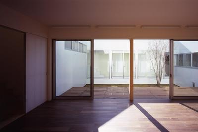 作品「日立の二世帯住宅 〜ネックレスで出来た中庭と坪庭〜」の画像 その8 (建築家 : 納谷 学)