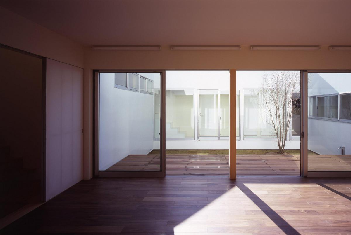 作品「日立の二世帯住宅　〜ネックレスで出来た中庭と坪庭〜」の画像 その8 （建築家 : 納谷 学）