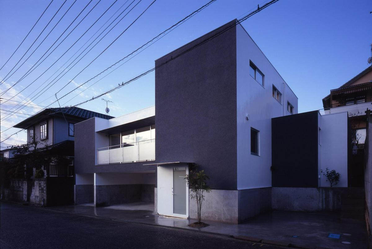 作品「日立の二世帯住宅　〜ネックレスで出来た中庭と坪庭〜」の画像 その1 （建築家 : 納谷 学）
