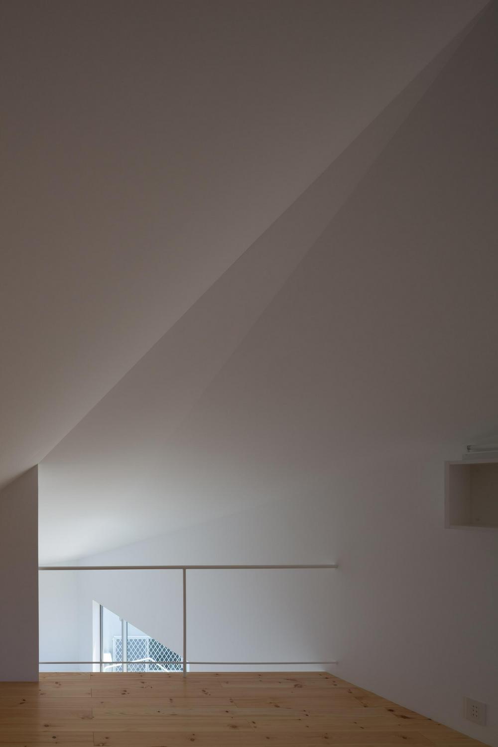 作品「山王の住宅　〜擁壁の上の台形〜」の画像 その12 （建築家 : 納谷 学）