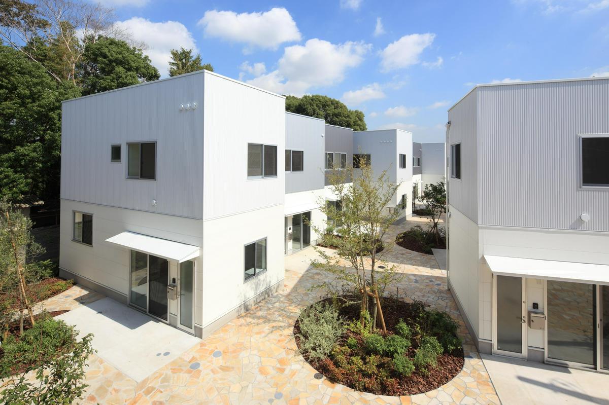 GOTENCHO APARTMENT 〜公園の中に住む〜 | Architect: Manabu