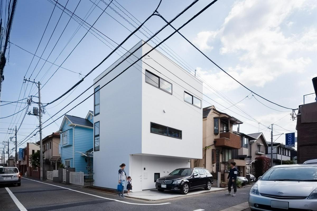 作品「東玉川の住宅　〜角地に建つミニマルな白い塊〜」の画像 その2 （建築家 : 納谷 学）