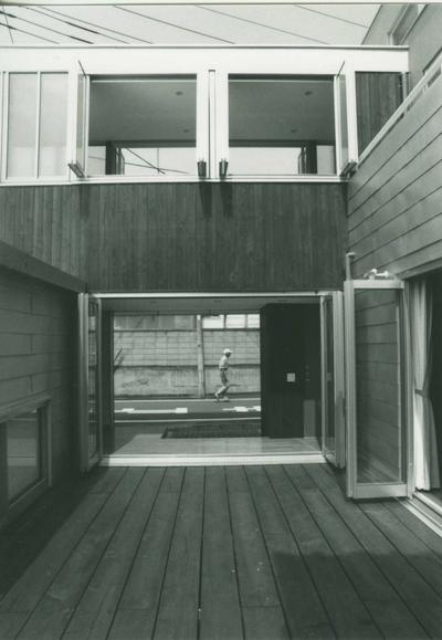 高崎の住宅 〜街に開く中庭デッキテラス〜 | work by Architect Manabu Naya