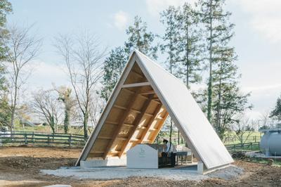 triangle kitchen | work by Architect Munenori Matsuo & Haruka Matsuo