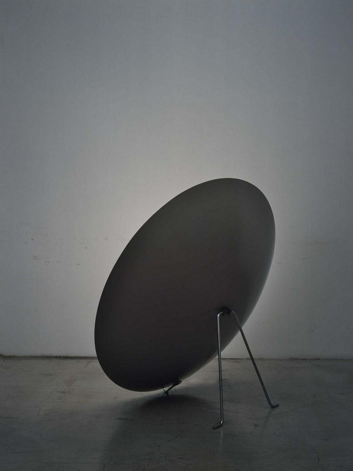 Image of "PARABOLA LIGHT for Galerie Maria Wettergren 2006", the work by architect : Keiji Ashizawa (image number 4)