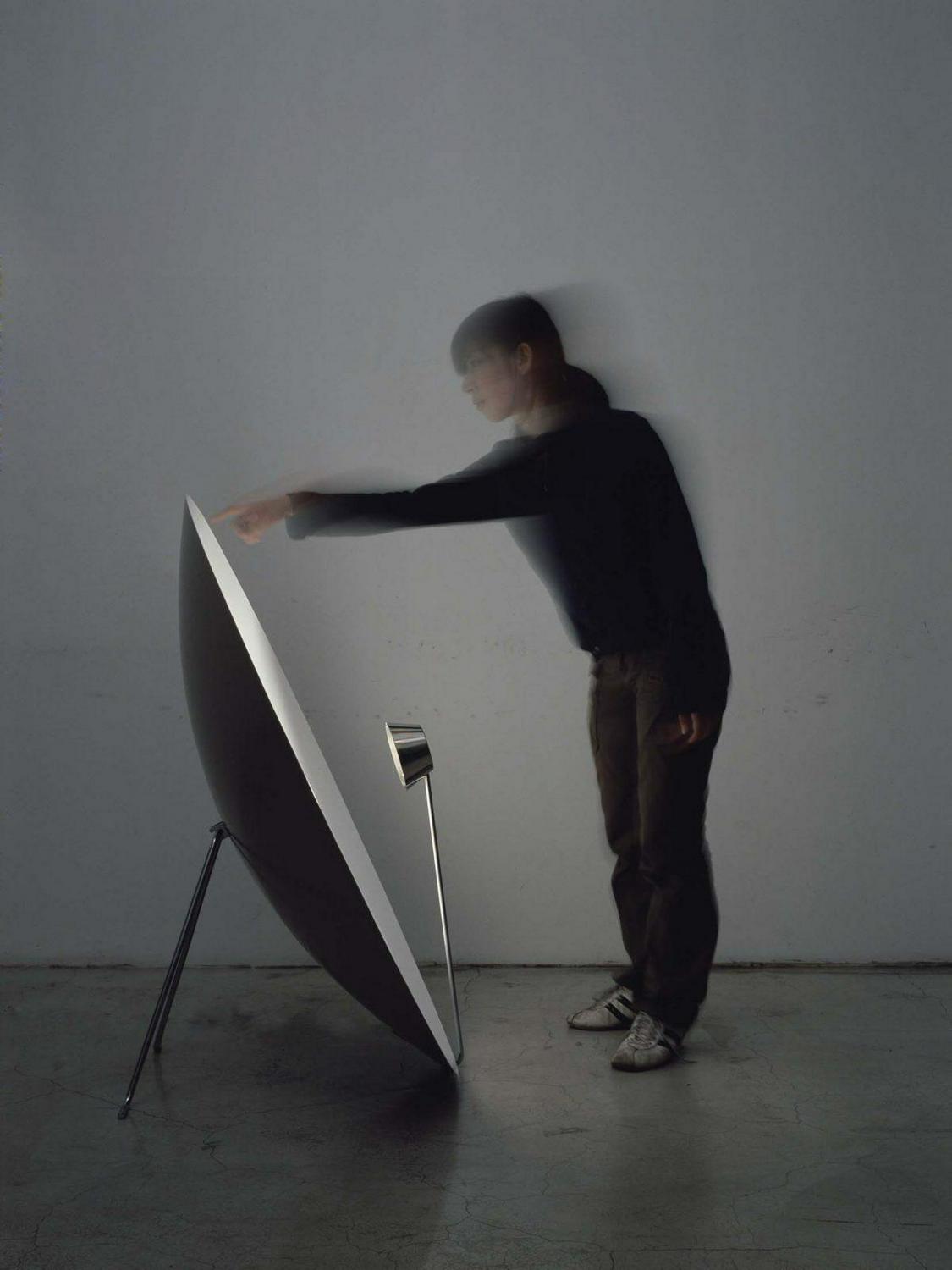 Image of "PARABOLA LIGHT for Galerie Maria Wettergren 2006", the work by architect : Keiji Ashizawa (image number 5)