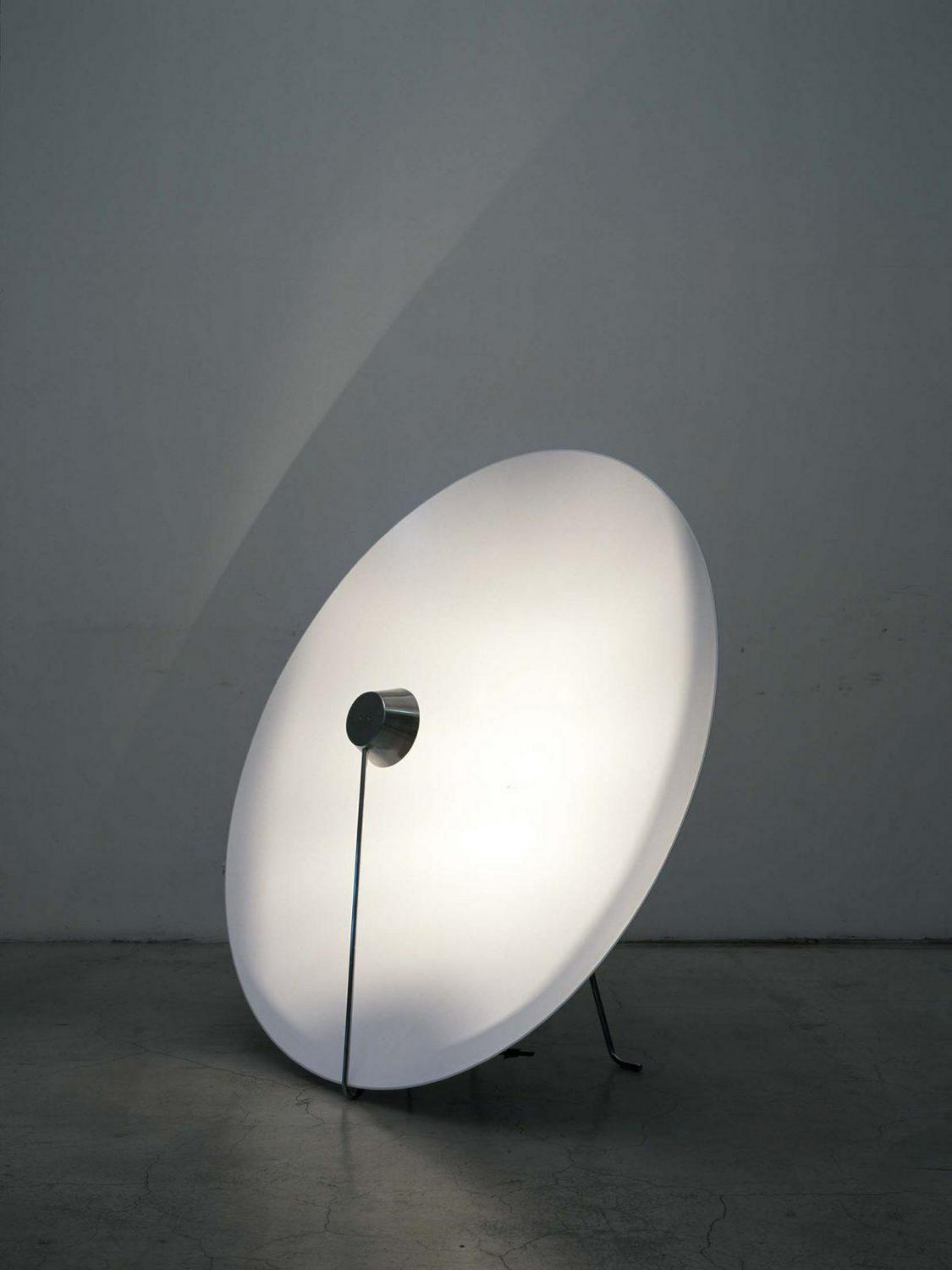 Image of "PARABOLA LIGHT for Galerie Maria Wettergren 2006", the work by architect : Keiji Ashizawa (image number 7)