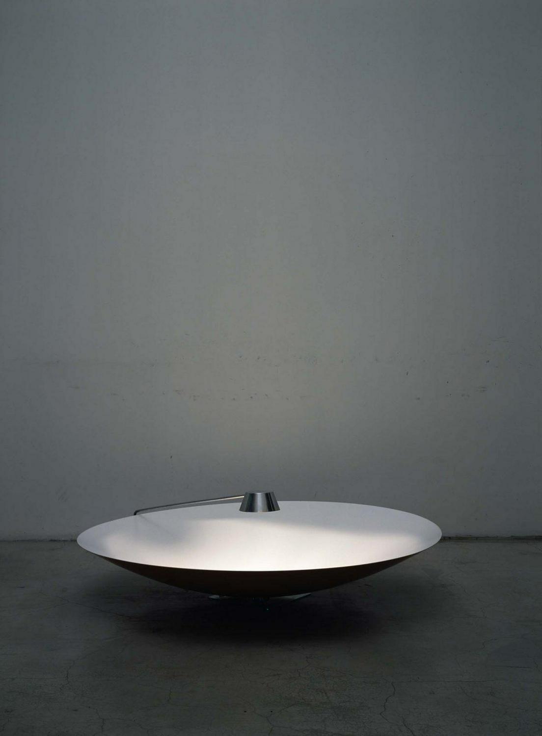 Image of "PARABOLA LIGHT for Galerie Maria Wettergren 2006", the work by architect : Keiji Ashizawa (image number 8)