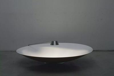PARABOLA LIGHT for Galerie Maria Wettergren | 建築家 芦沢 啓治 の作品
