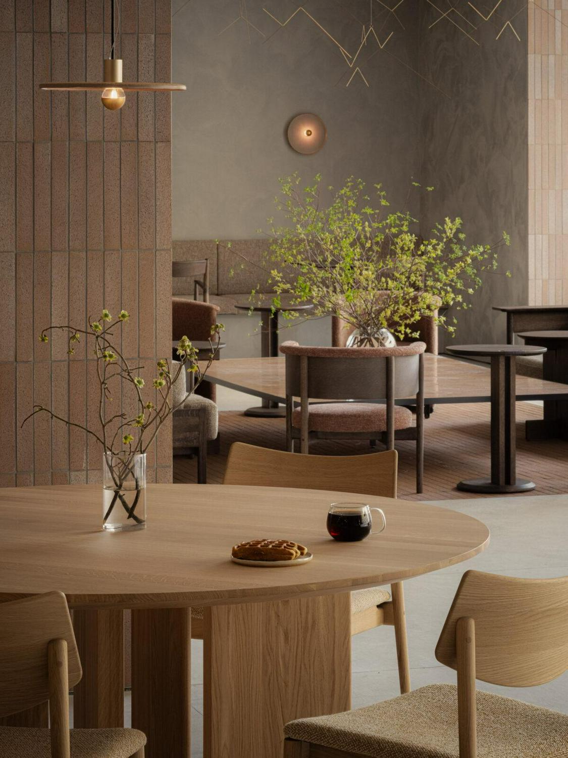 作品「Blue Bottle Coffee Nagoya Sakae Cafe」の画像 その2 （建築家 : 芦沢 啓治）