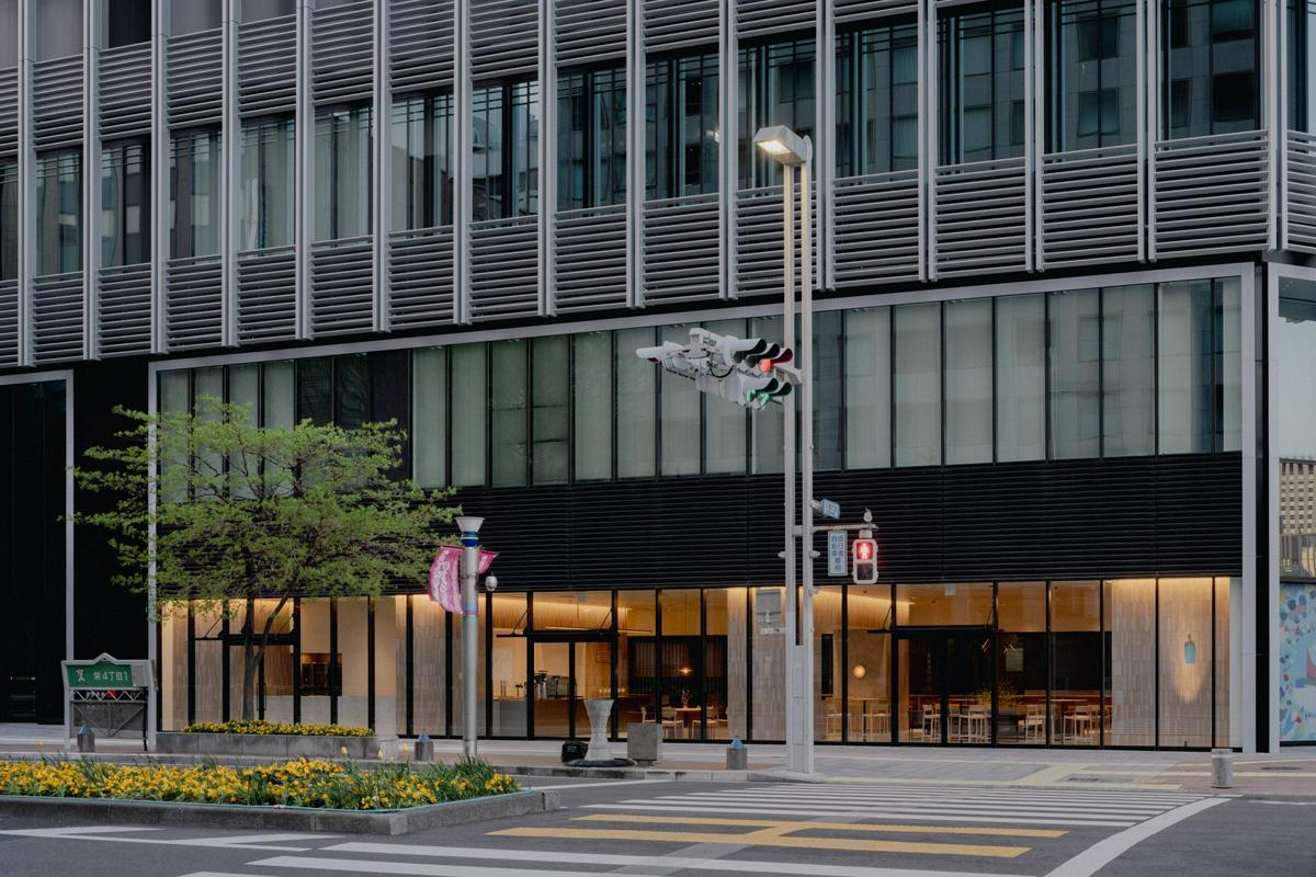 作品「Blue Bottle Coffee Nagoya Sakae Cafe」の画像 その11 （建築家 : 芦沢 啓治）