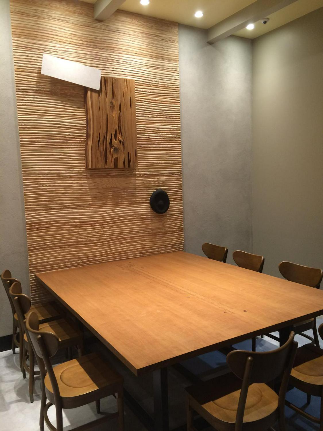 作品「Jun Inoue Artwork in Starbuck Iidabashi Sakura Terrace | スターバックス飯田橋桜テラス　井上純作品展」の画像 その2 （建築家 : 佐野 文彦）