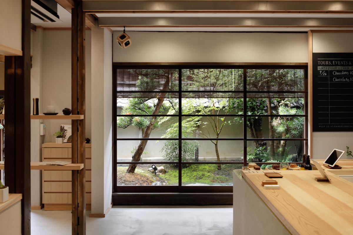 作品「Dandelion Chocolate Kyoto Higashiyama Ichinen-zaka Branch | ダンデライオン・チョコレート京都東山一念坂店」の画像 その5 （建築家 : 佐野 文彦）