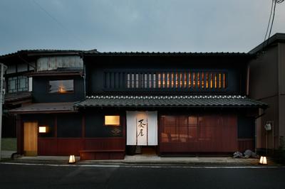 Hishiya | 菱屋 | work by Architect Fumihiko Sano