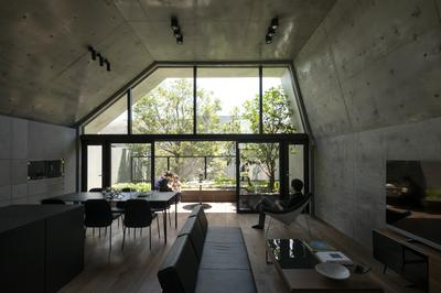 Concrete Shell House | work by Architect Atsushi Ikawa