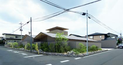 鶴田町の家 | 建築家 石井 秀樹 の作品