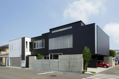 ＶＥＲＴＩＣＡＬ ＨＯＵＳＥ（縦格子の家） | work by Architect Mitsutoshi Okamoto