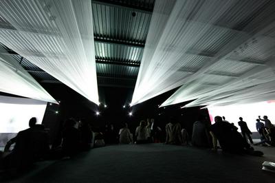 作品「光の織機 (Canon Milano Salone 2011)」の画像 その8 (建築家 : 鈴野 浩一)