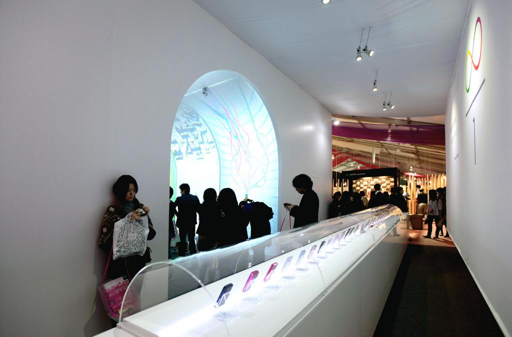 Image of "docomo Palette UI (TOKYO DESIGNERS WEEK 2011)", the work by architect : Koichi Suzuno (image number 10)