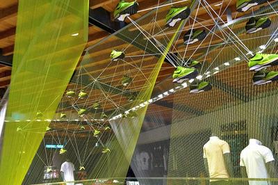 作品「NIKE Flyknit Chandelier」の画像 その8 (建築家 : 鈴野 浩一)