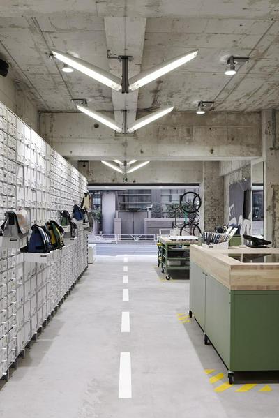 作品「FREITAG Store Tokyo Shibuya」の画像 その4 (建築家 : 鈴野 浩一)