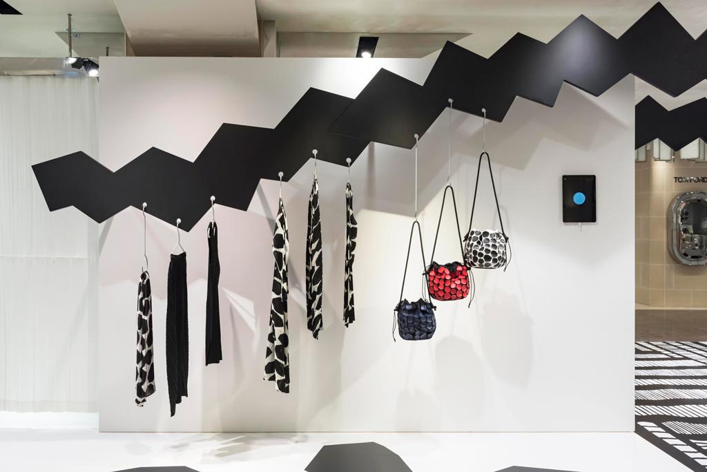 PLEATS PLEASE ISSEY MIYAKE ”ANIMA OF ONOMATOPOEIA” | 鈴野 浩一