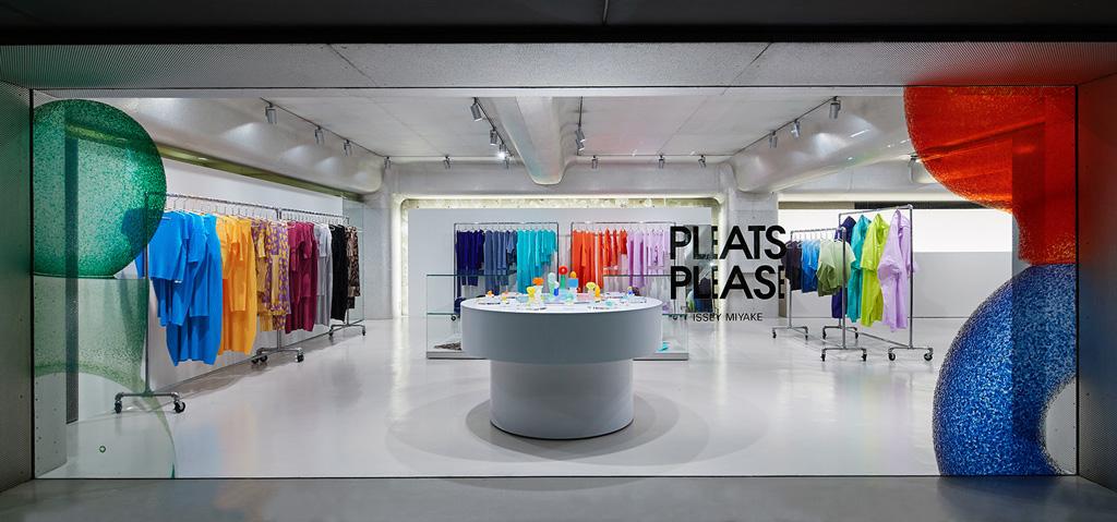 PLEATS PLEASE ISSEY MIYAKE「GLASS COLORS」 | 鈴野 浩一 | トラフ