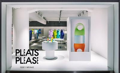 PLEATS PLEASE ISSEY MIYAKE「GLASS COLORS」 | 建築家 鈴野 浩一 の作品