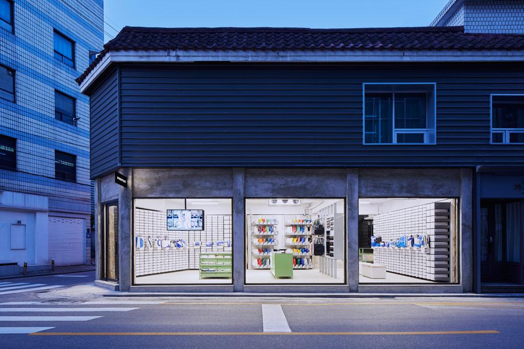 Image of "FREITAG Store Seoul Apgujeong", the work by architect : Koichi Suzuno (image number 10)