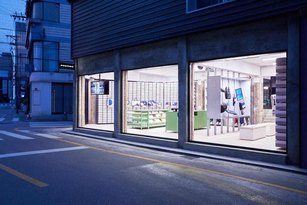 Image of "FREITAG Store Seoul Apgujeong", the work by architect : Koichi Suzuno (image number 9)
