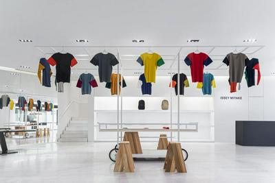 作品「HOMME PLISSÉ ISSEY MIYAKE / THAILAND」の画像 その1 (建築家 : 鈴野 浩一)