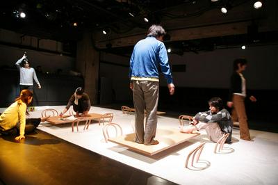 作品「チェルフィッチュ「フリータイム」」の画像 その9 (建築家 : 鈴野 浩一)