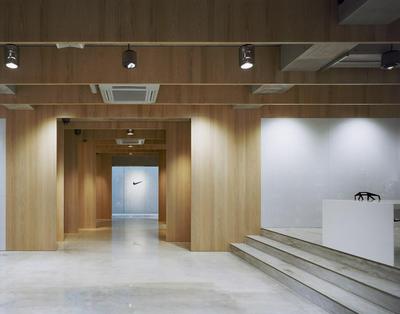 作品「NIKE PRESSROOM」の画像 その1 (建築家 : 鈴野 浩一)