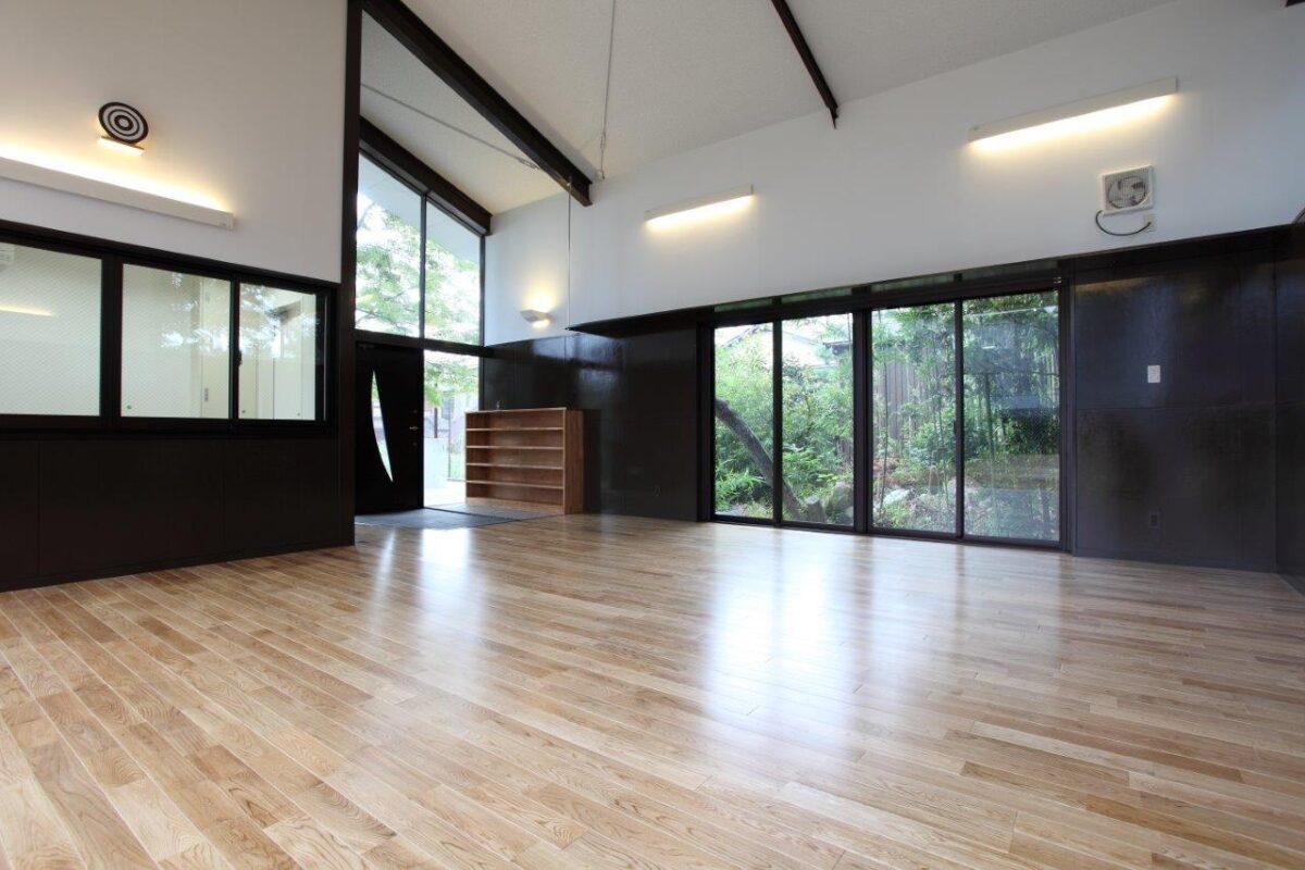 作品「ヴィアトール学園洛星中・高等学校：弓道場｜St.Viator Rakusei Junior and Senior High School: Archery Range」の画像 その8 （建築家 : 武富 恭美）