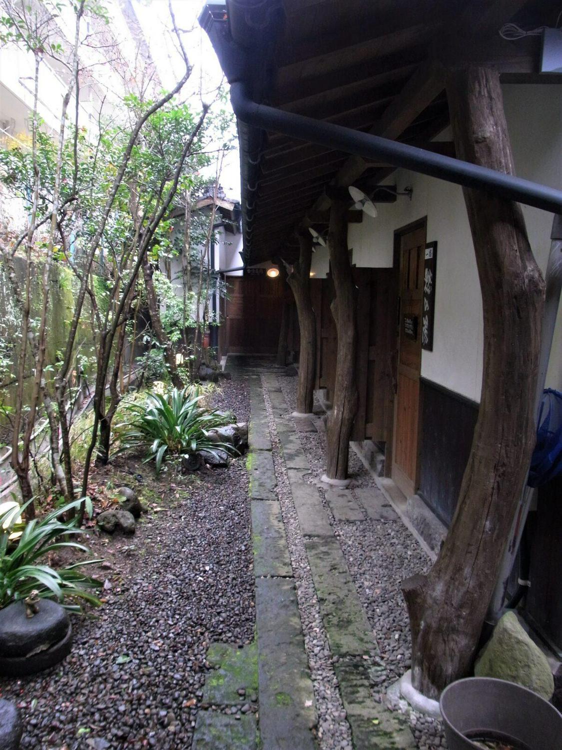作品「米屋別荘：離れ棟増築／食事処・ライブラリ改修｜Komeyabessou: Annex / Dining Space and Library」の画像 その16 （建築家 : 武富 恭美）